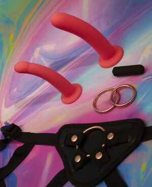 Be Proud Vibrating Strap On Set